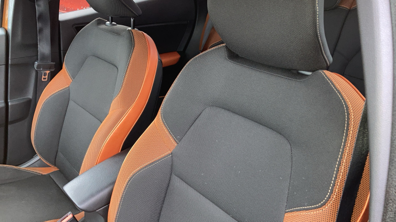 Renault Captur 1.3 TCE 130 Iconic 5dr Petrol Hatchback